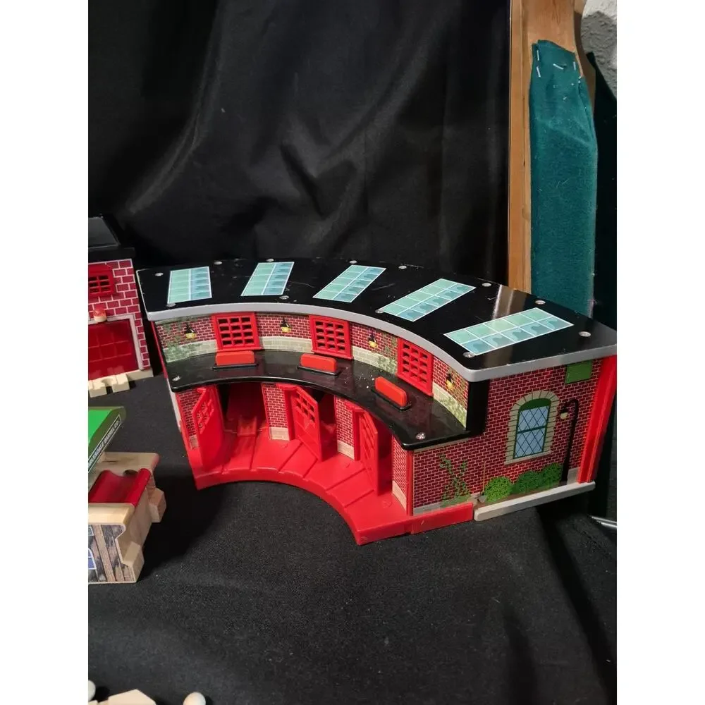 Huge Lot Thomas The Choo Choo Train , Brio , Melissa Doug Trains, Over 300 Pc